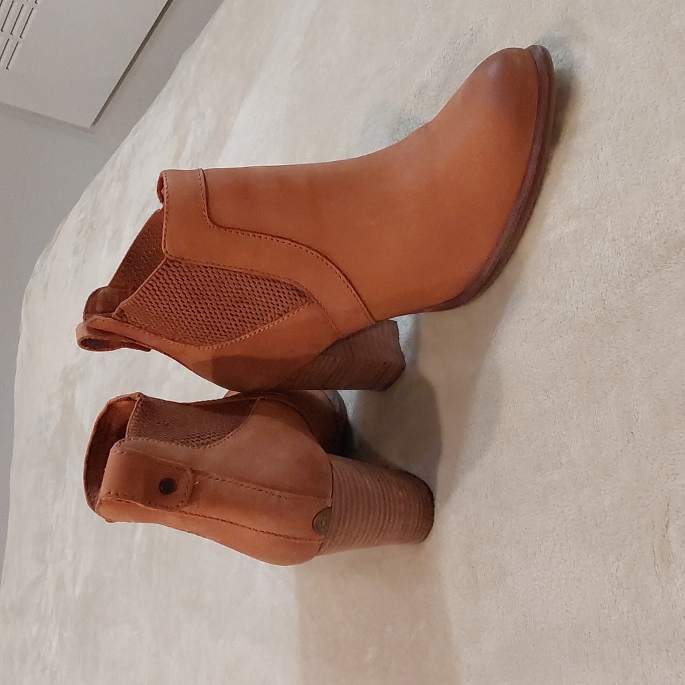 UGG Cobie II Chelsea boots in brown leather Womens Size 9 - Picture 2 of 10